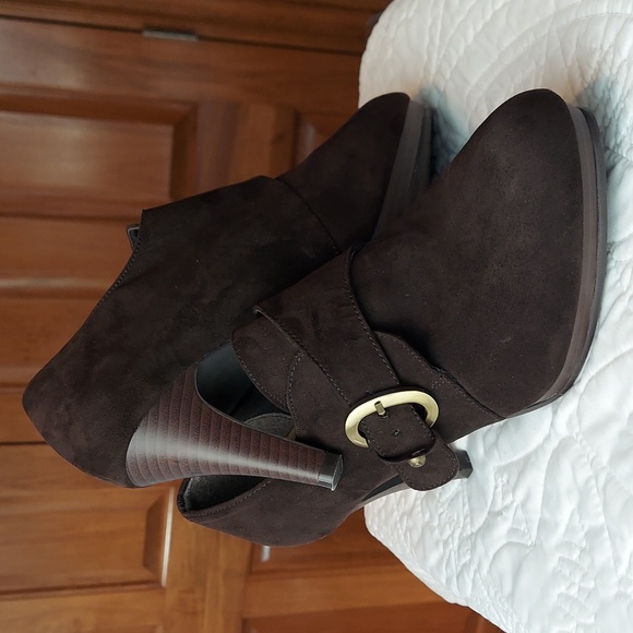 Cato Shoes - * Cato Chocolate Brown Suede Ankle Booties, Bold Gold Buckle, Size 8, Like New